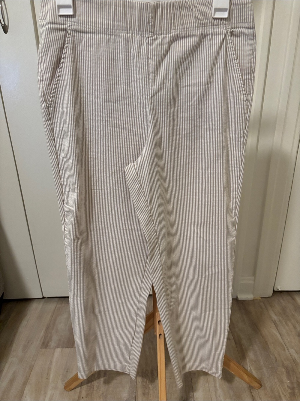 Max Studio - Women’s Seersucker Pin-Stripe Pants - Cream/Beige size L